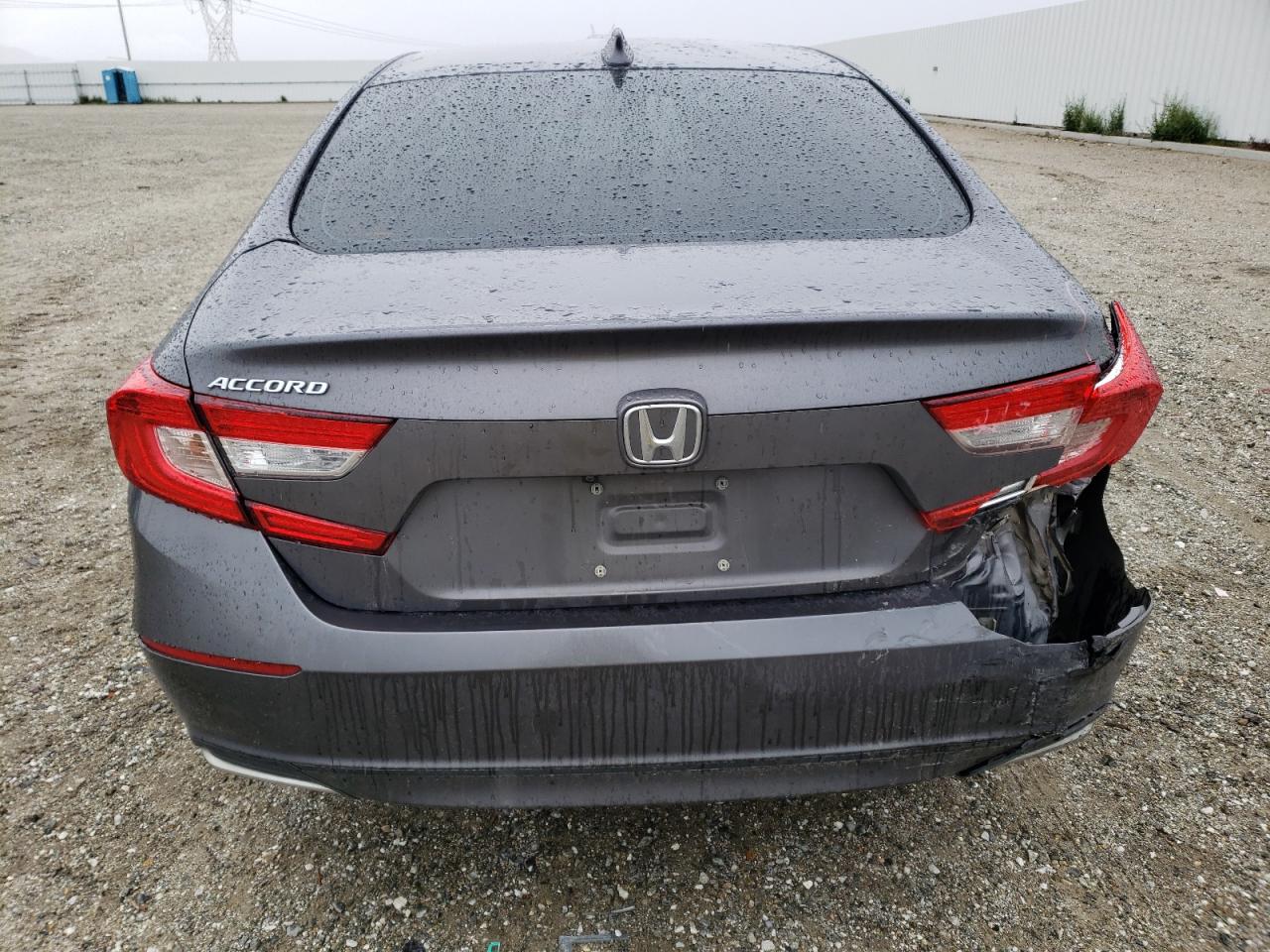 Photo 5 VIN: 1HGCV1F16JA165858 - HONDA ACCORD 