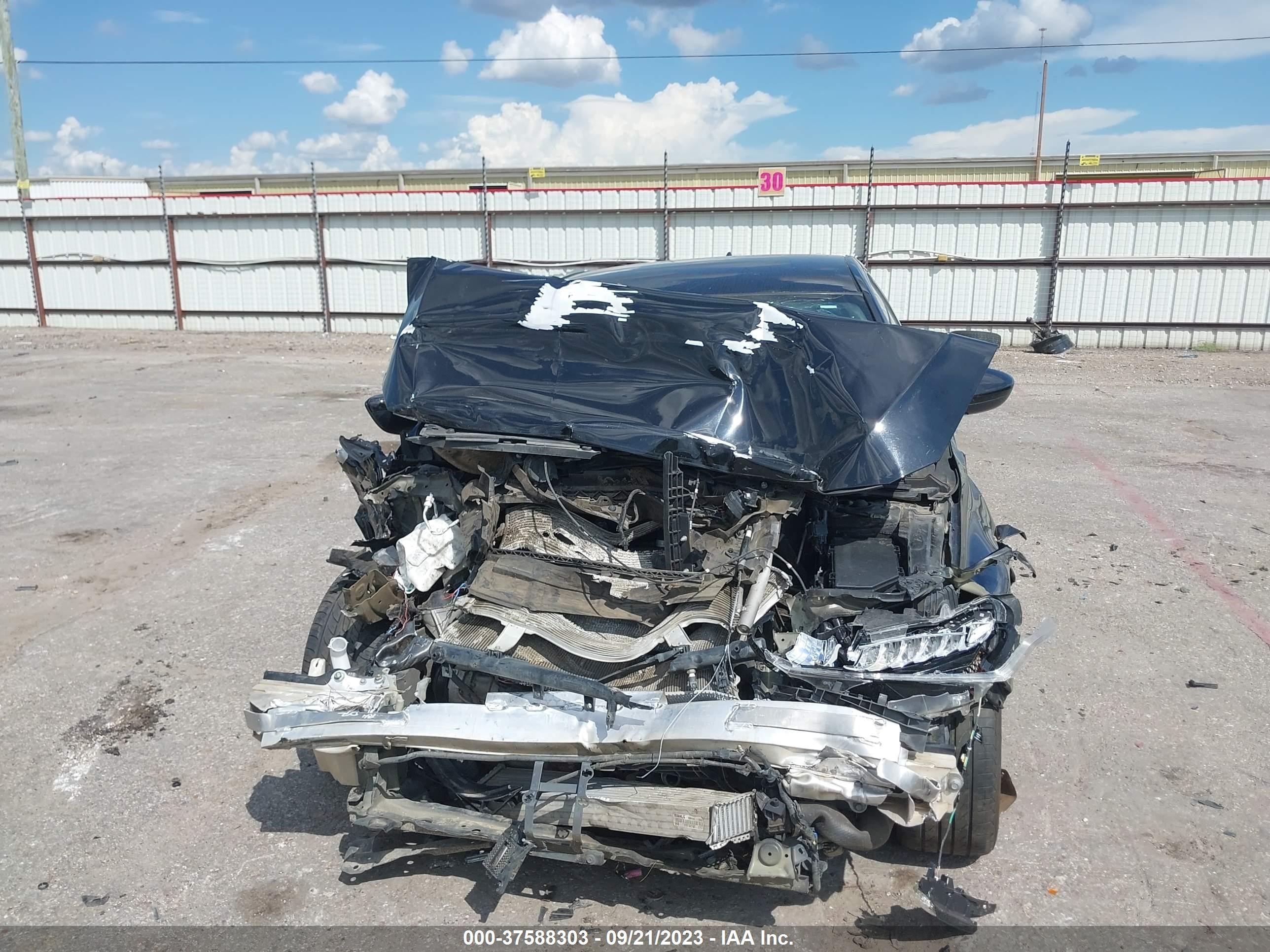 Photo 11 VIN: 1HGCV1F16JA246567 - HONDA ACCORD 