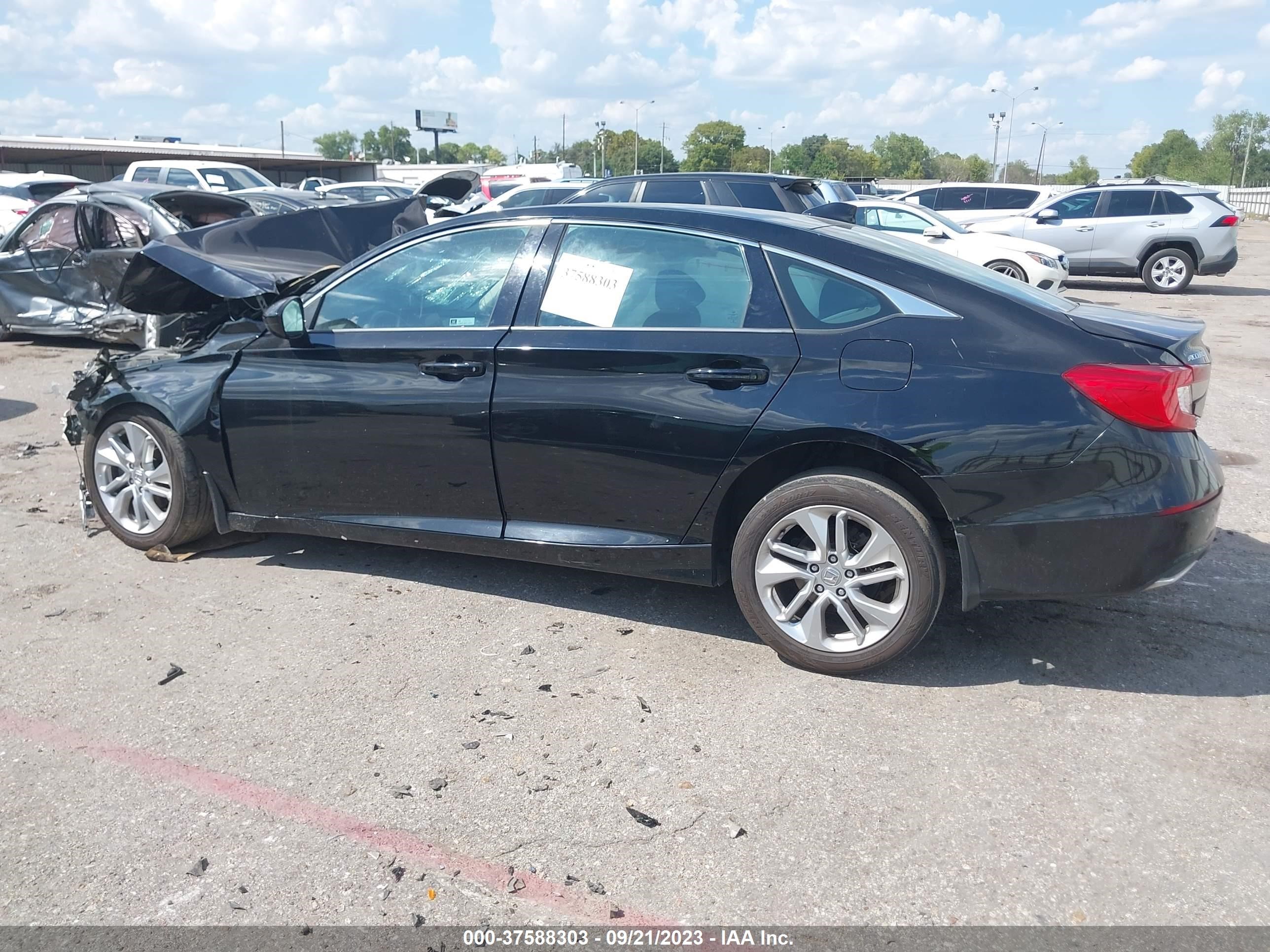 Photo 13 VIN: 1HGCV1F16JA246567 - HONDA ACCORD 