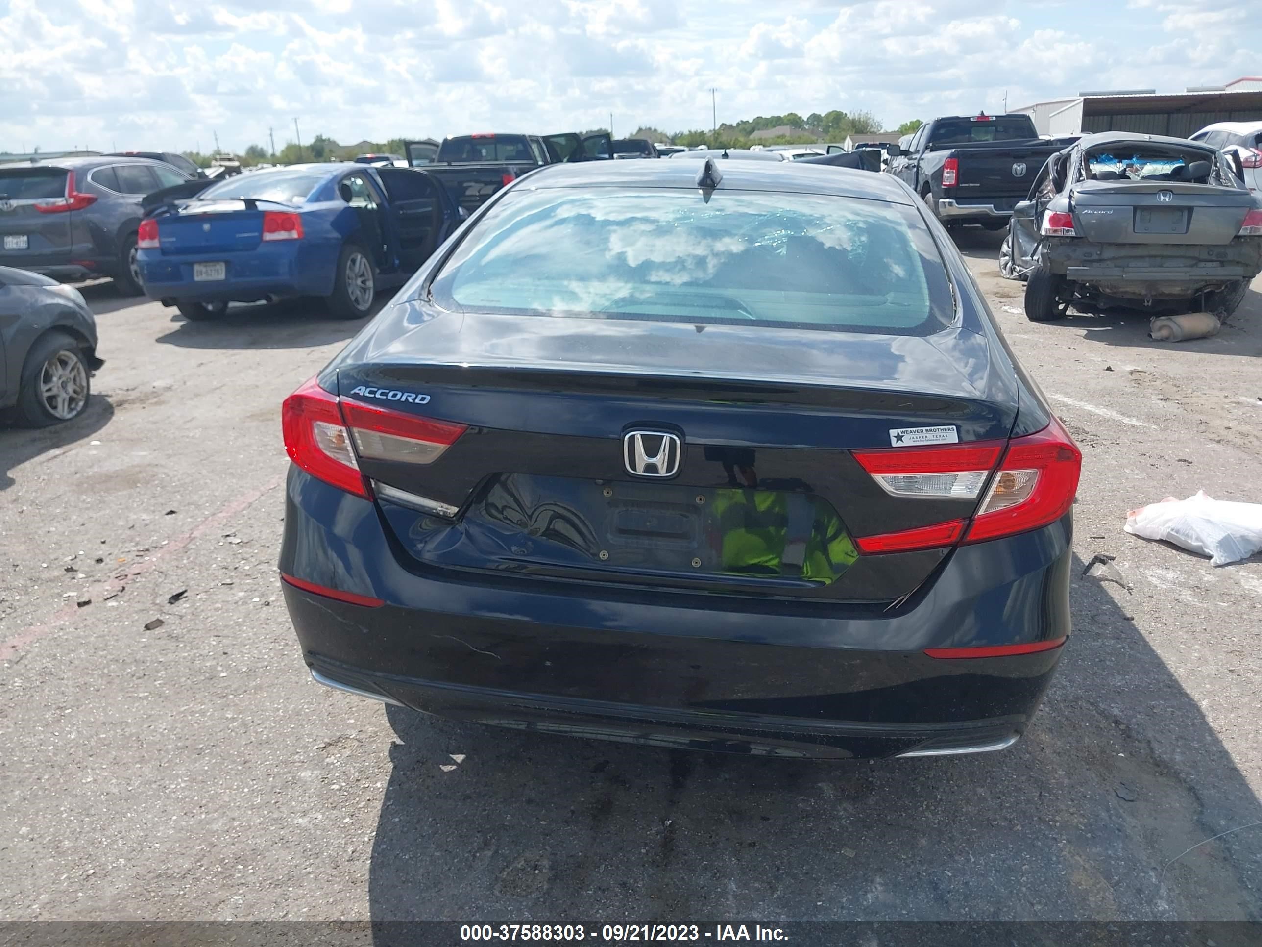 Photo 15 VIN: 1HGCV1F16JA246567 - HONDA ACCORD 