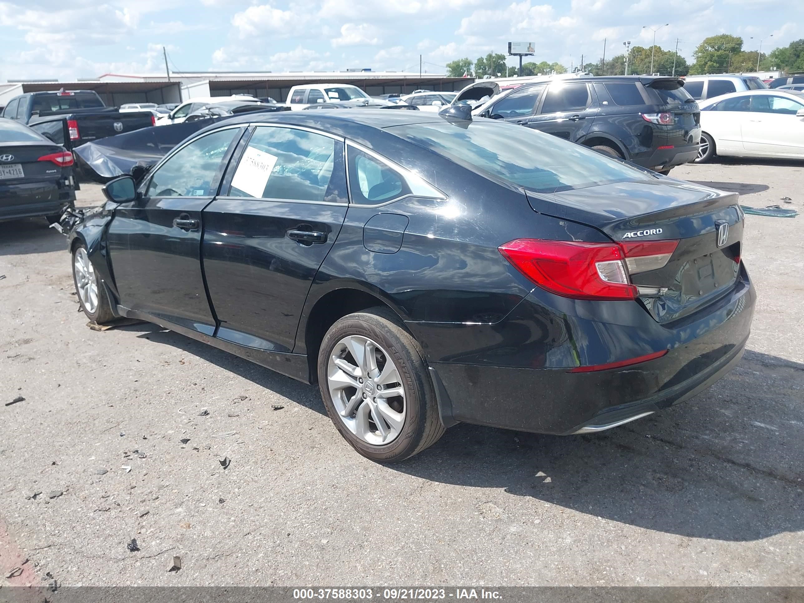 Photo 2 VIN: 1HGCV1F16JA246567 - HONDA ACCORD 