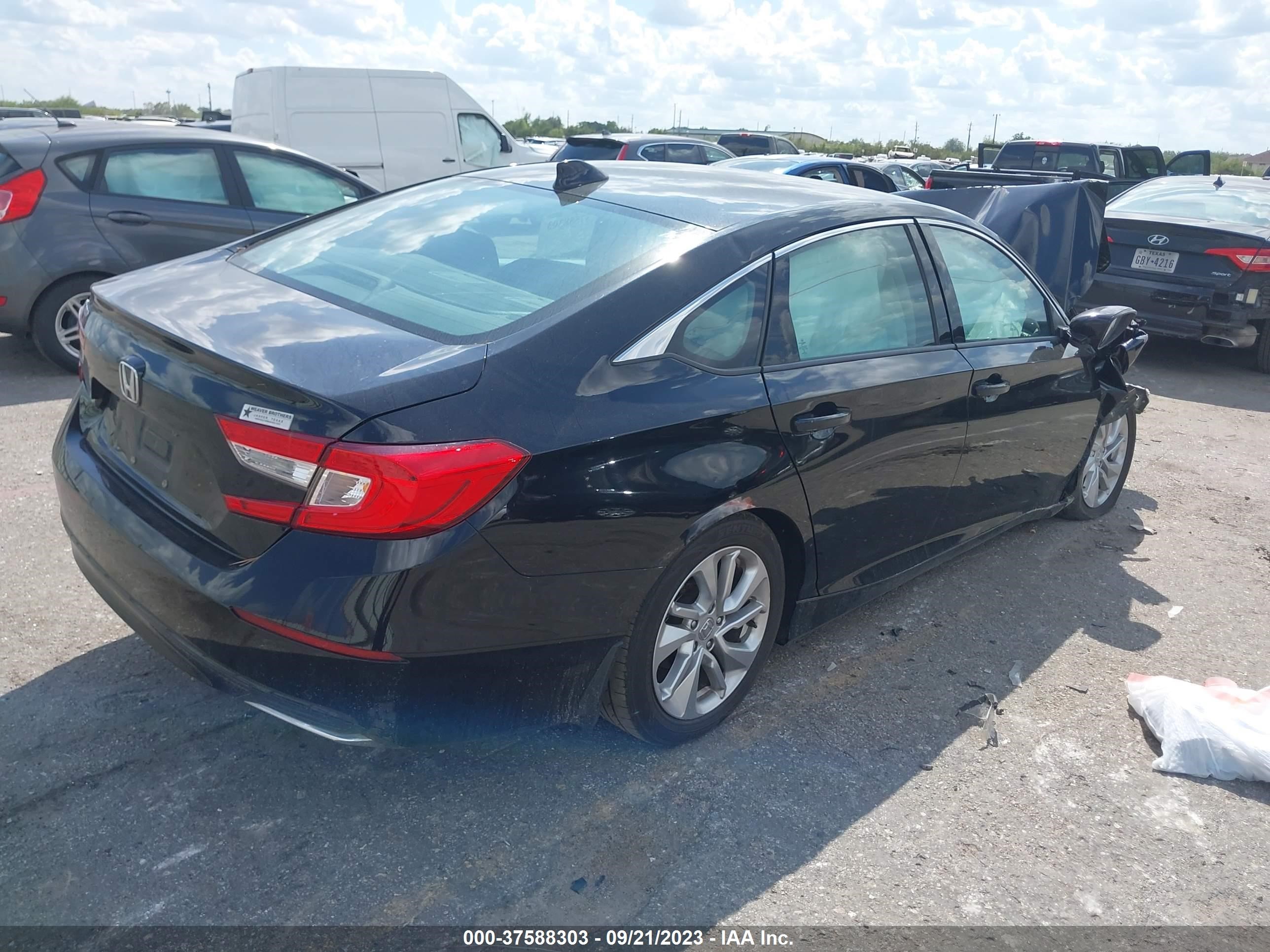 Photo 3 VIN: 1HGCV1F16JA246567 - HONDA ACCORD 