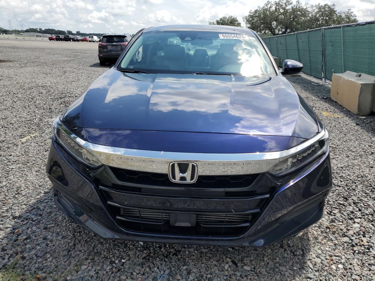 Photo 4 VIN: 1HGCV1F16JA257035 - HONDA ACCORD 