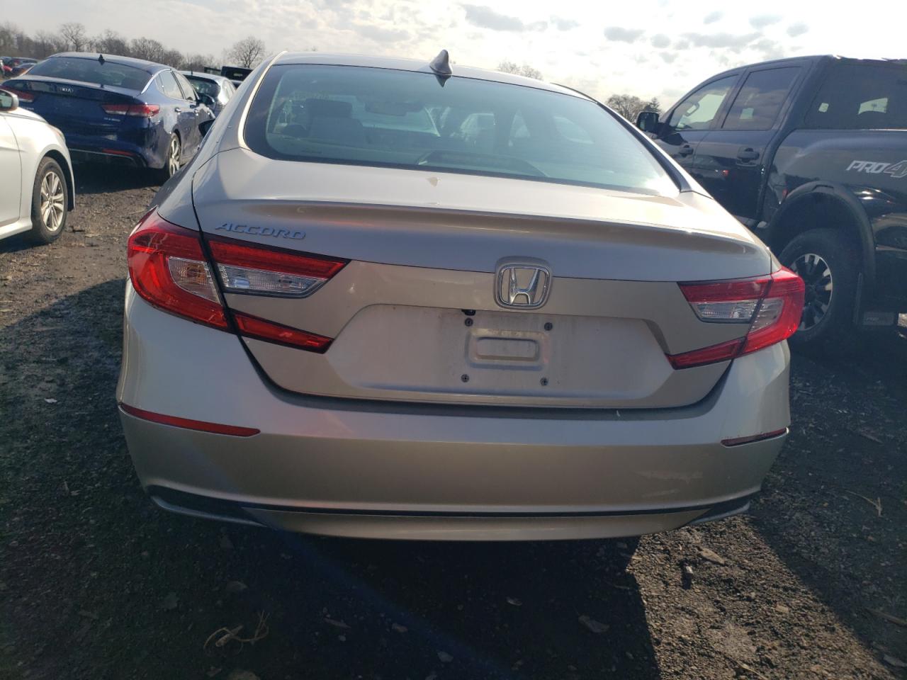 Photo 5 VIN: 1HGCV1F16KA061629 - HONDA ACCORD 