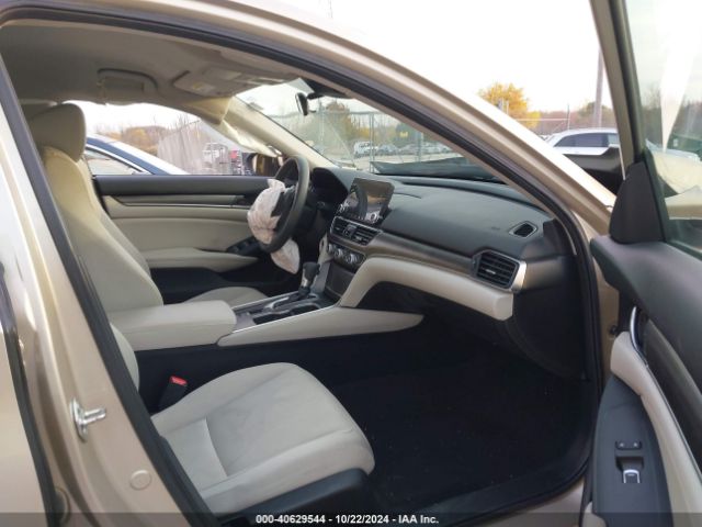 Photo 4 VIN: 1HGCV1F16KA106519 - HONDA ACCORD 