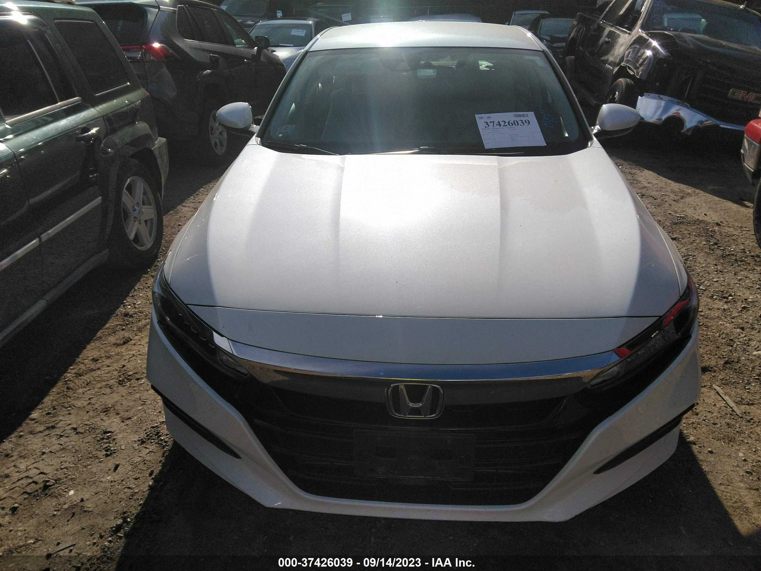 Photo 12 VIN: 1HGCV1F16KA112255 - HONDA ACCORD 