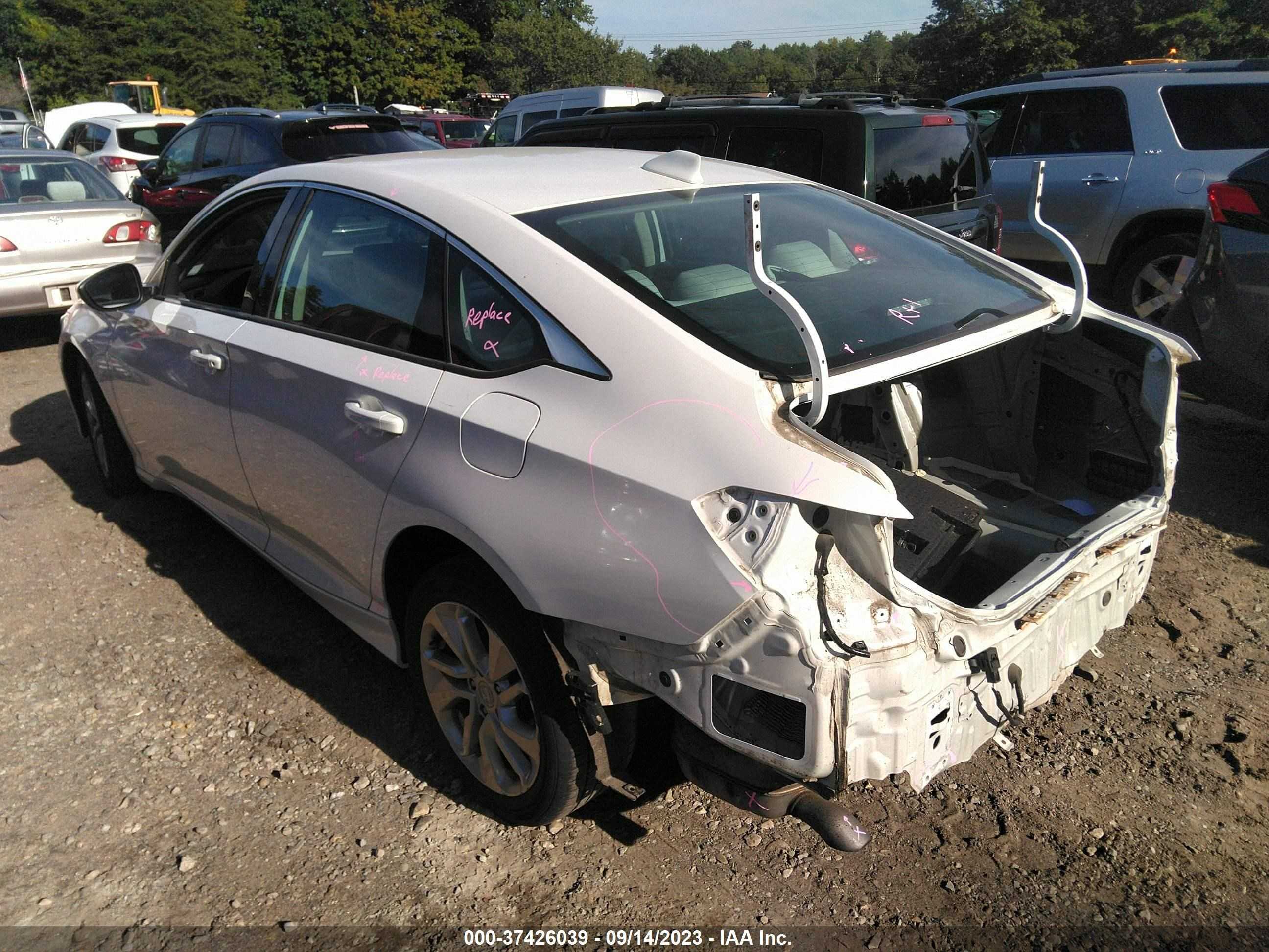 Photo 2 VIN: 1HGCV1F16KA112255 - HONDA ACCORD 