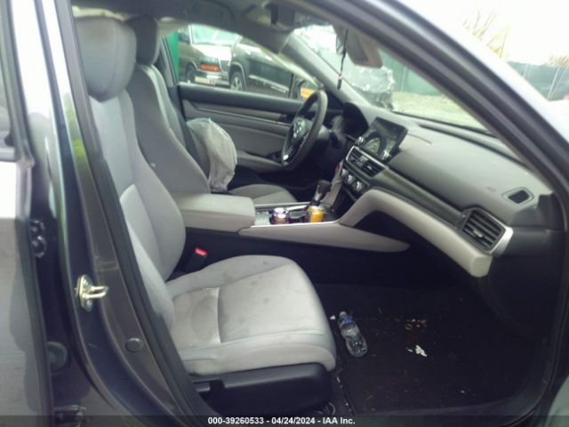 Photo 4 VIN: 1HGCV1F16KA166266 - HONDA ACCORD 