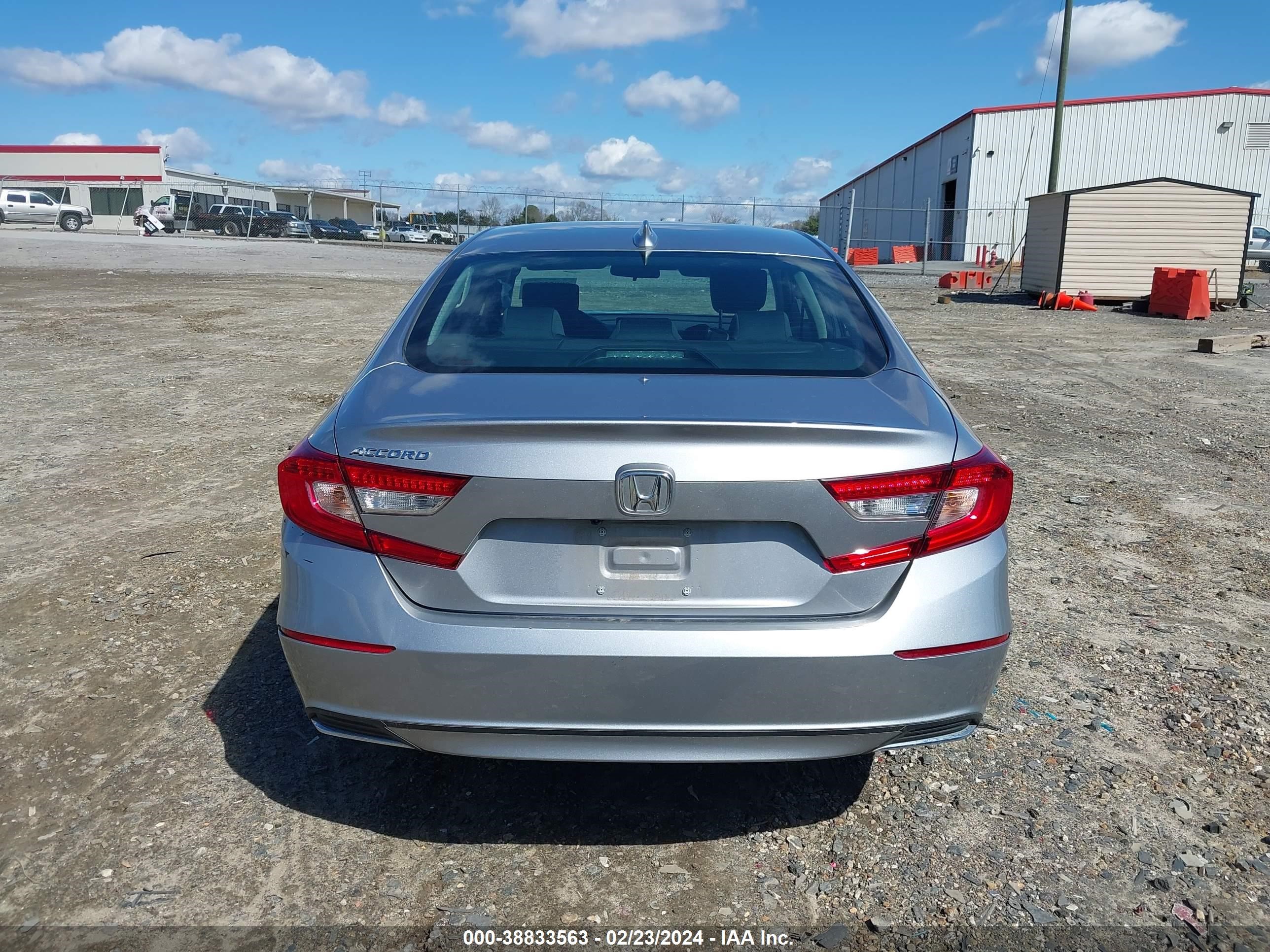 Photo 15 VIN: 1HGCV1F16NA045399 - HONDA ACCORD 