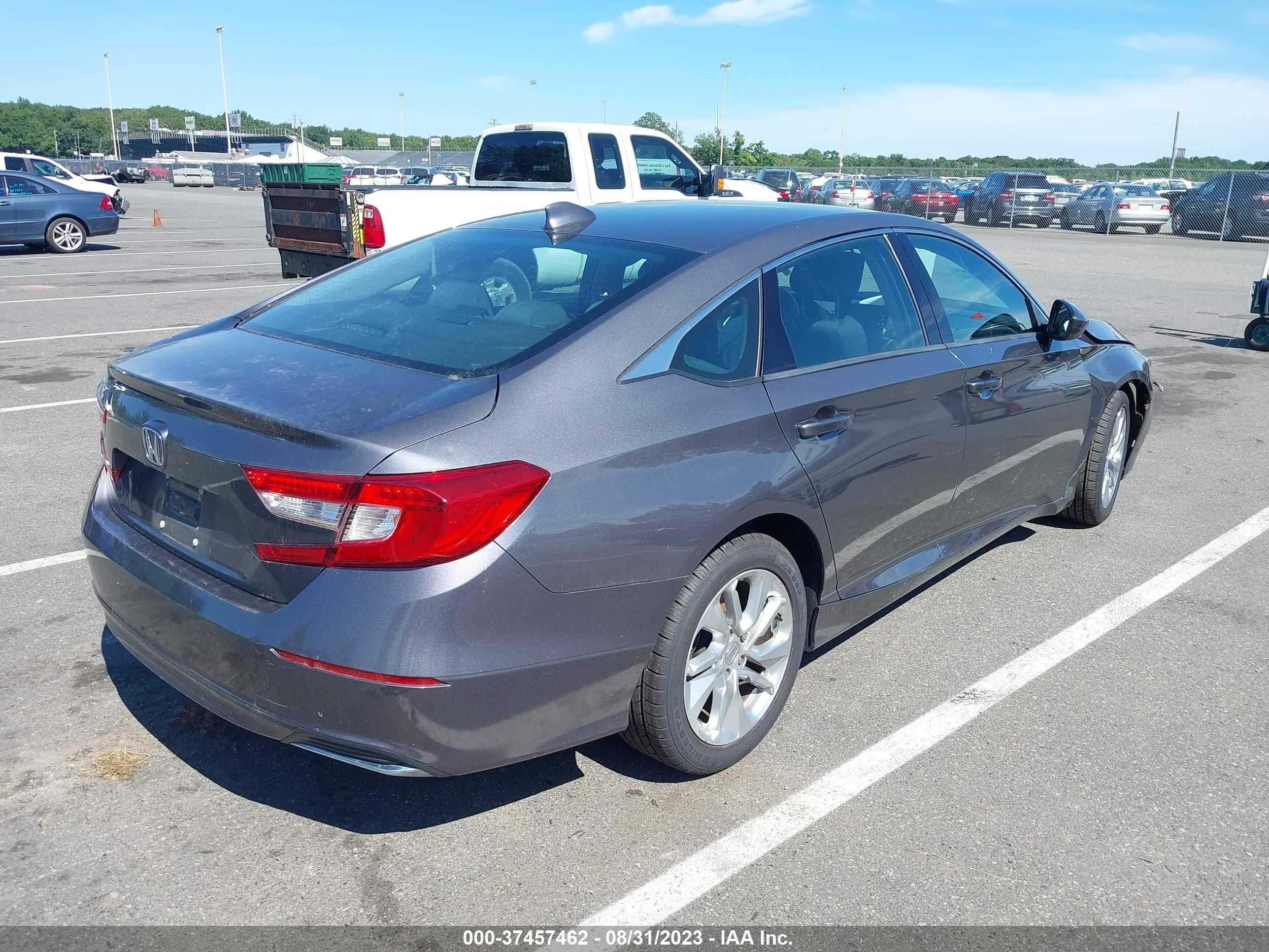 Photo 3 VIN: 1HGCV1F17JA082505 - HONDA ACCORD 