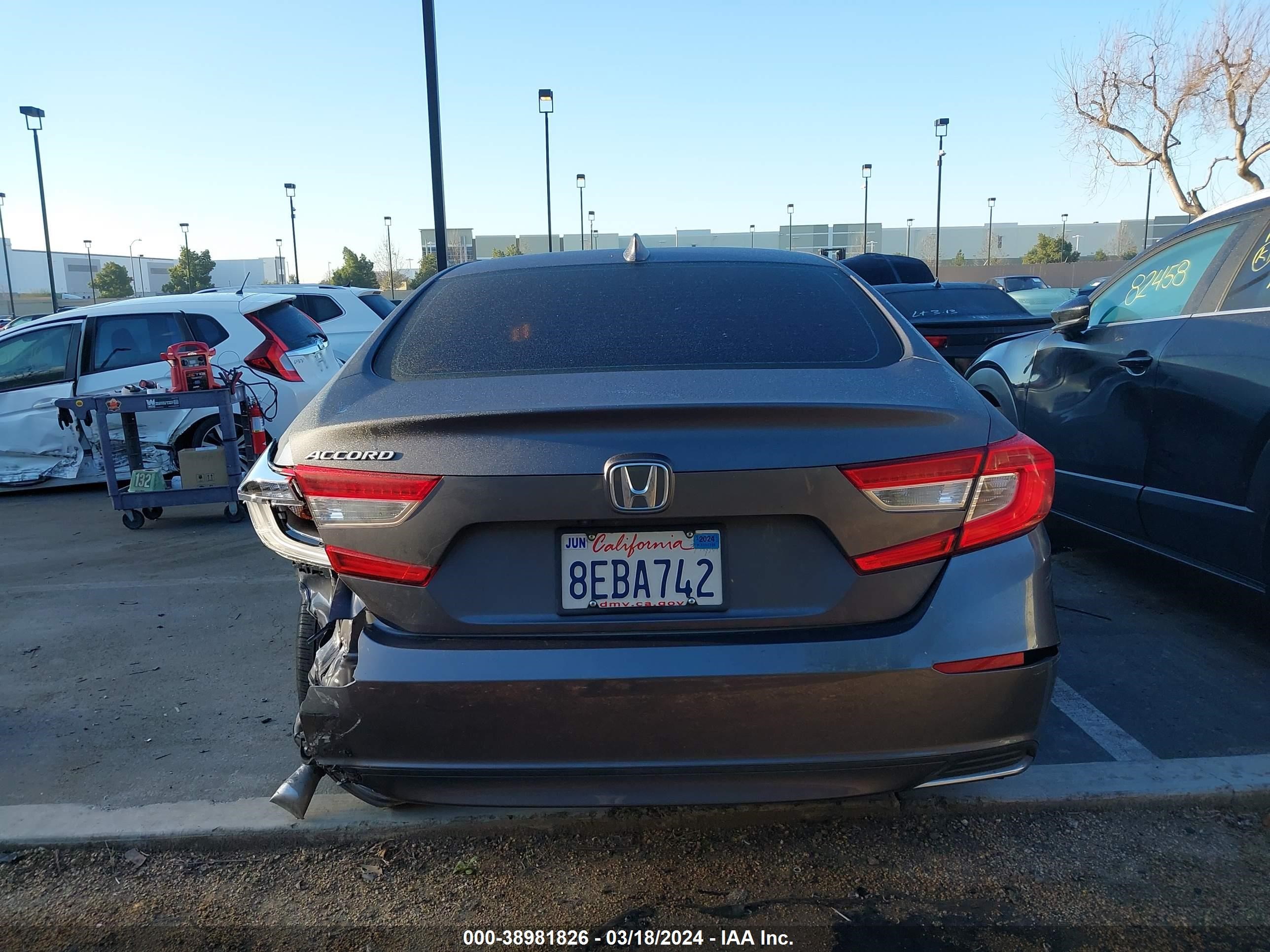 Photo 16 VIN: 1HGCV1F17JA167537 - HONDA ACCORD 