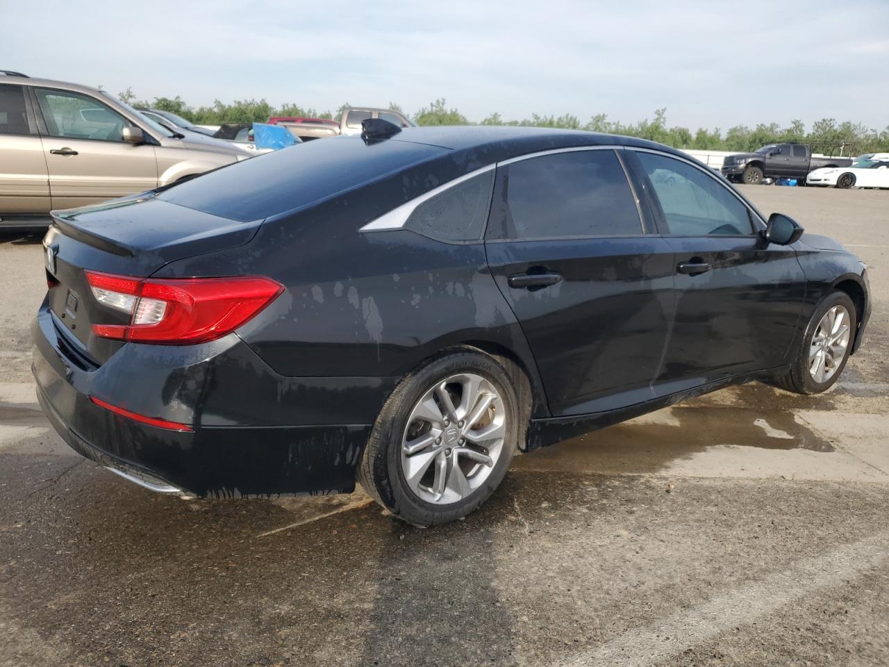 Photo 2 VIN: 1HGCV1F17JA176352 - HONDA ACCORD 