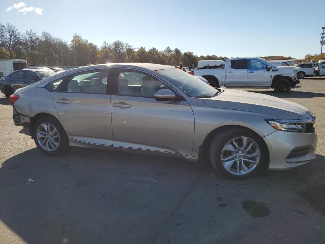 Photo 3 VIN: 1HGCV1F17JA211181 - HONDA ACCORD LX 