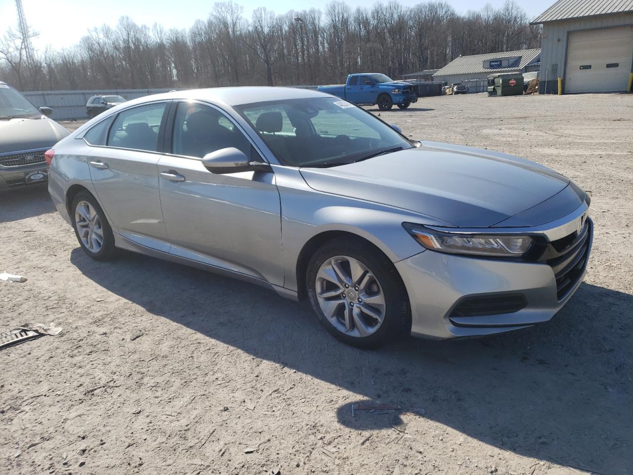 Photo 3 VIN: 1HGCV1F17JA227848 - HONDA ACCORD 