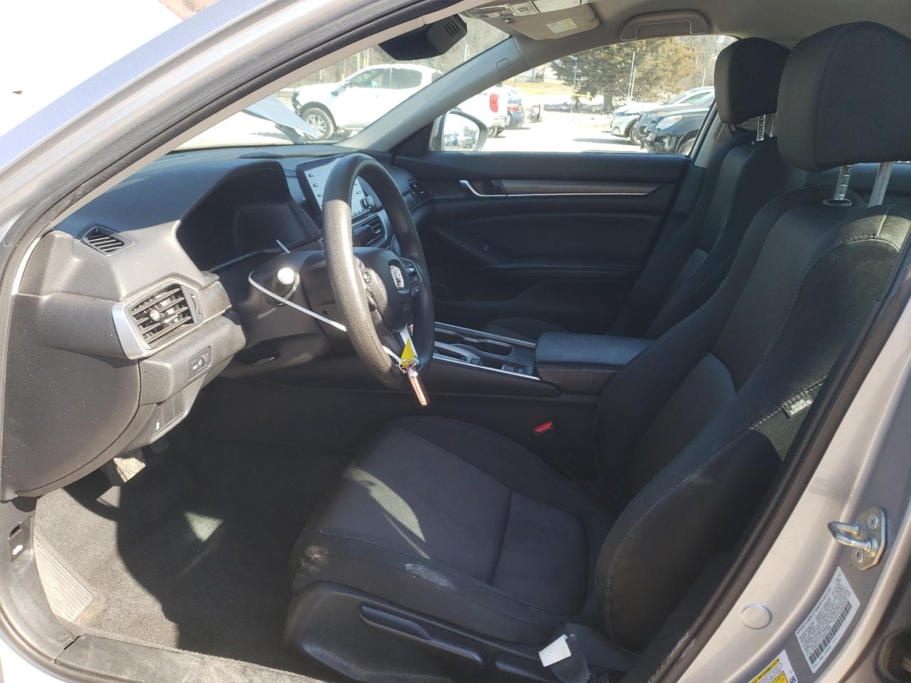 Photo 6 VIN: 1HGCV1F17JA227848 - HONDA ACCORD 