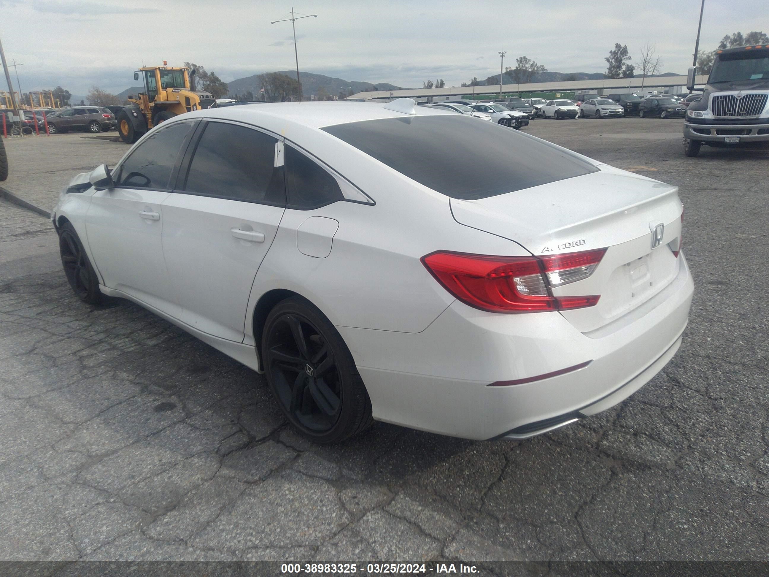 Photo 2 VIN: 1HGCV1F17LA132595 - HONDA ACCORD 