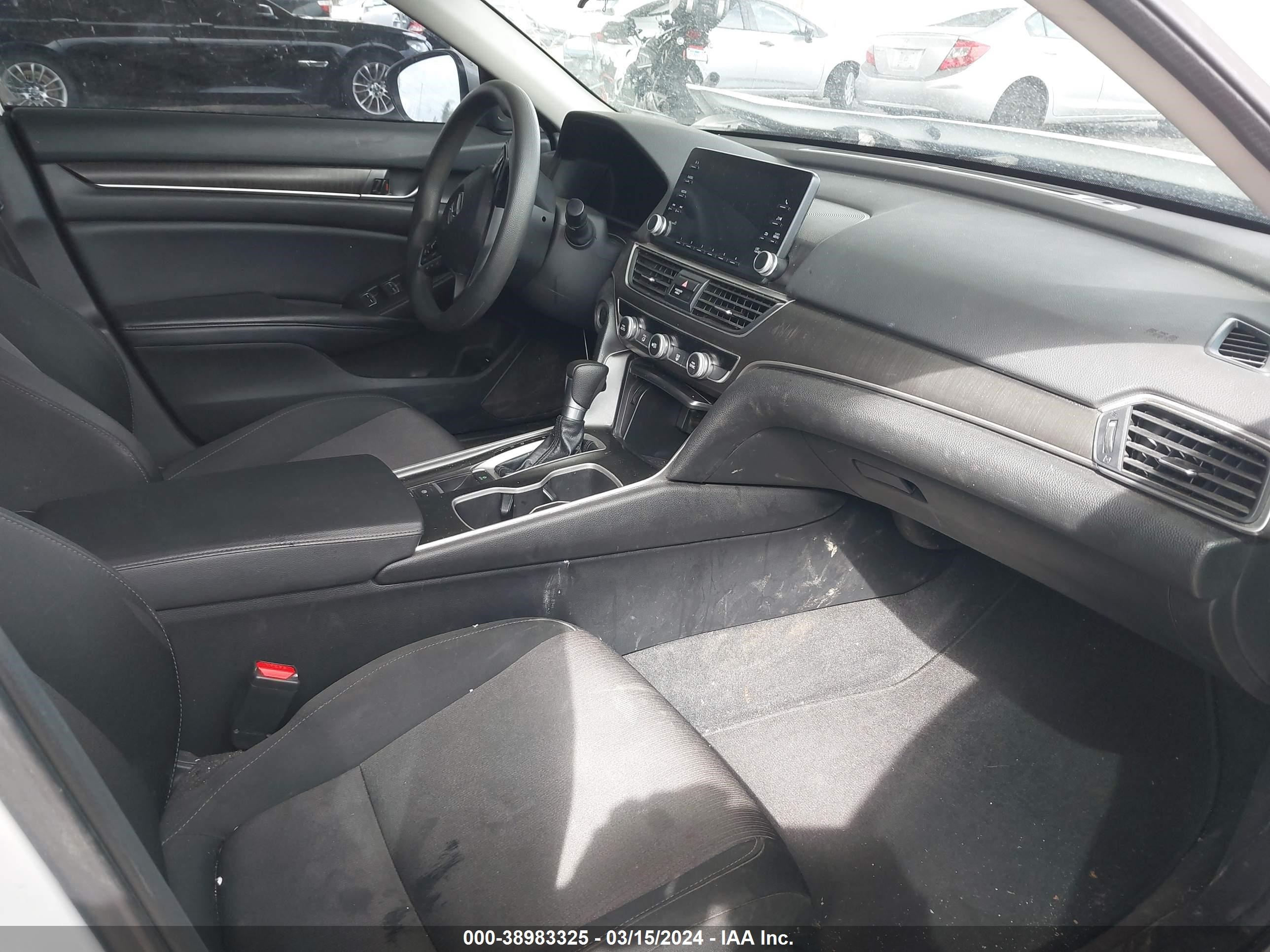 Photo 4 VIN: 1HGCV1F17LA132595 - HONDA ACCORD 