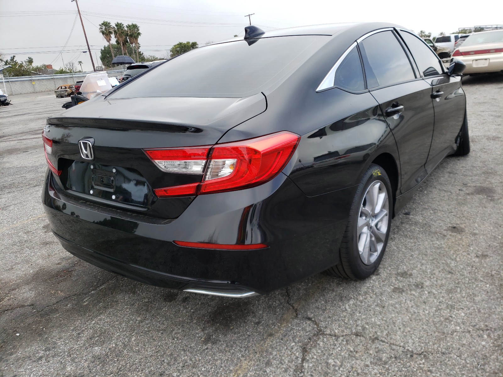 Photo 3 VIN: 1HGCV1F17LA156797 - HONDA ACCORD LX 