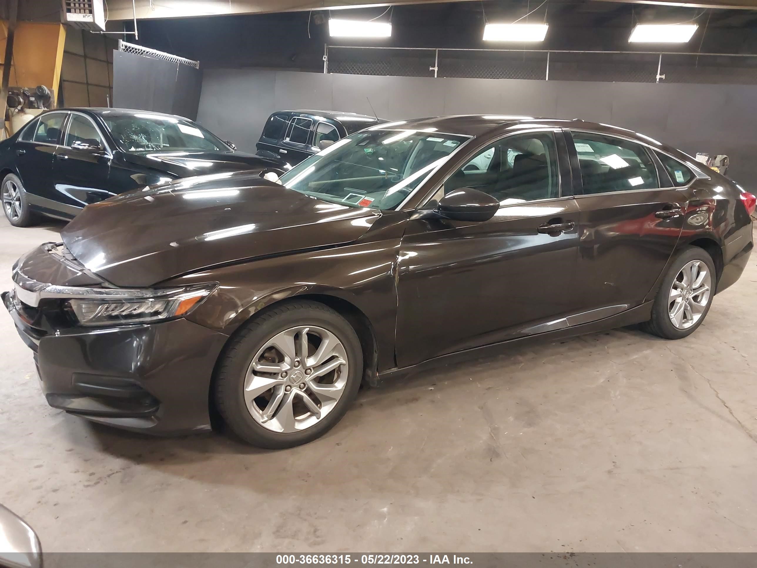 Photo 1 VIN: 1HGCV1F18JA102633 - HONDA ACCORD 