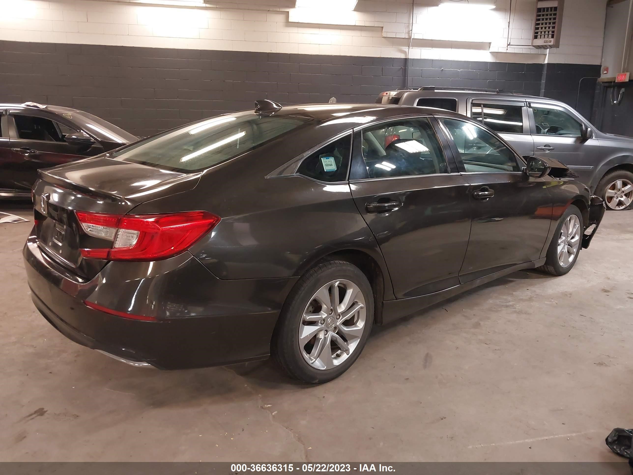 Photo 3 VIN: 1HGCV1F18JA102633 - HONDA ACCORD 