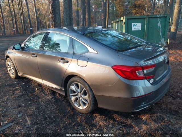 Photo 2 VIN: 1HGCV1F18JA231620 - HONDA ACCORD 