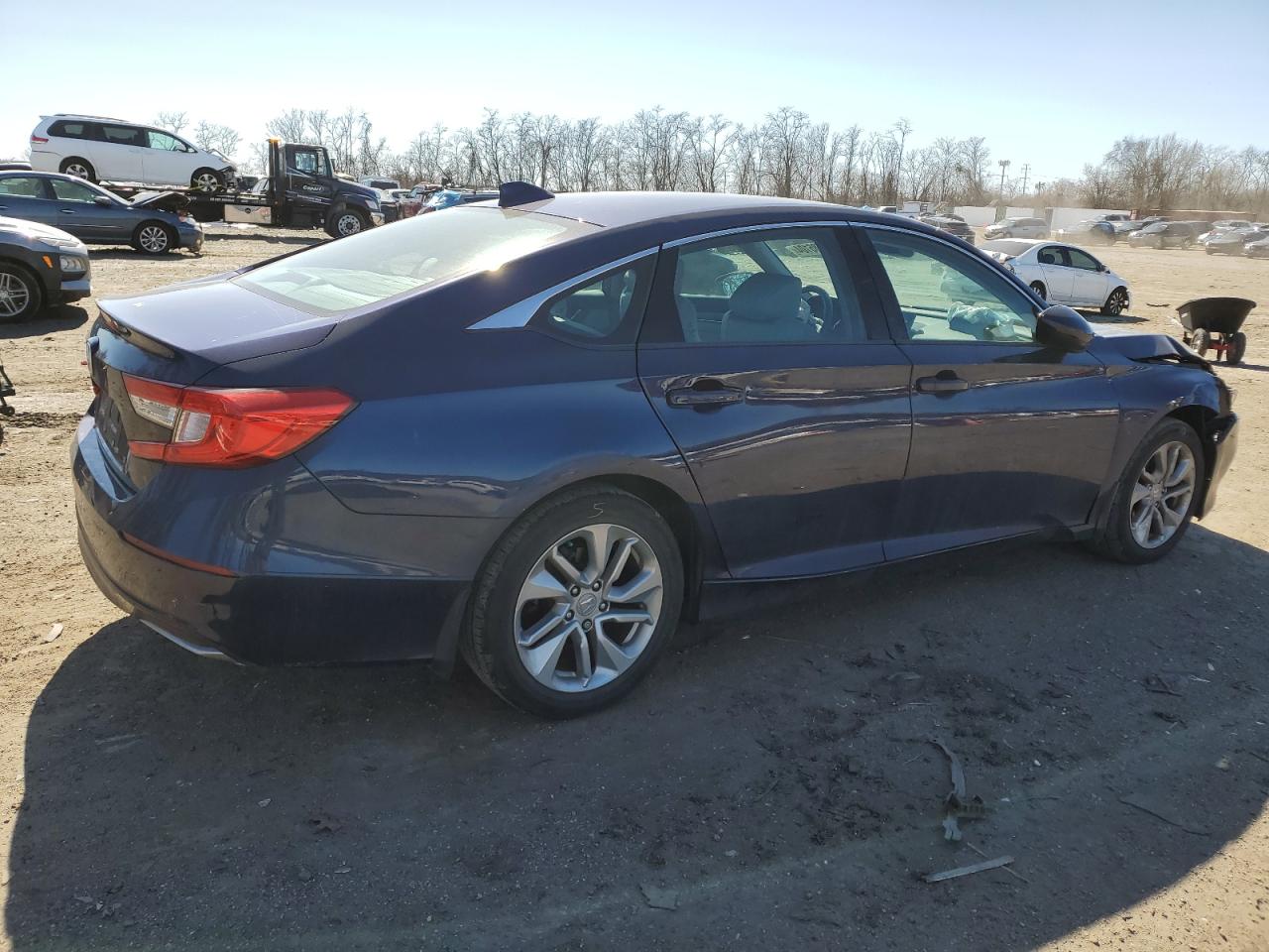 Photo 2 VIN: 1HGCV1F18KA008656 - HONDA ACCORD 