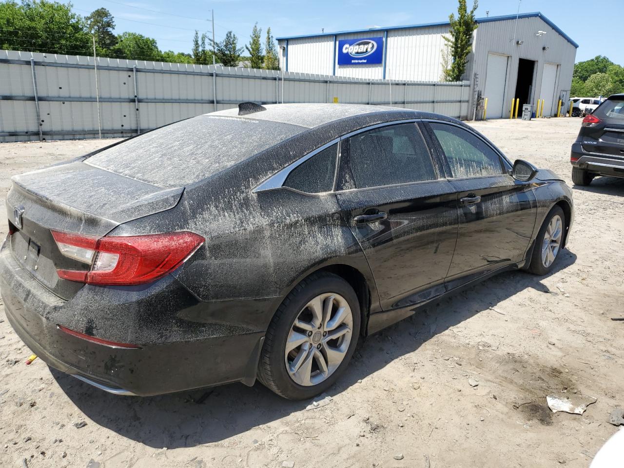 Photo 2 VIN: 1HGCV1F18KA012979 - HONDA ACCORD 