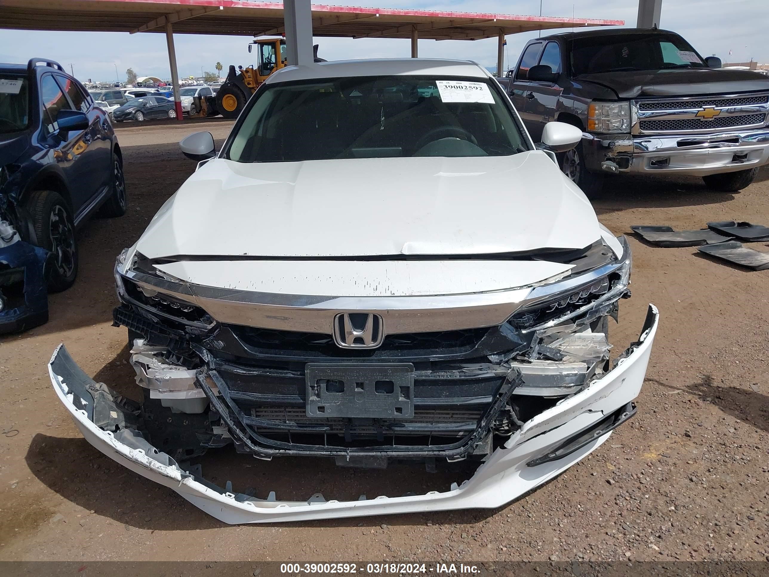 Photo 11 VIN: 1HGCV1F18KA081946 - HONDA ACCORD 