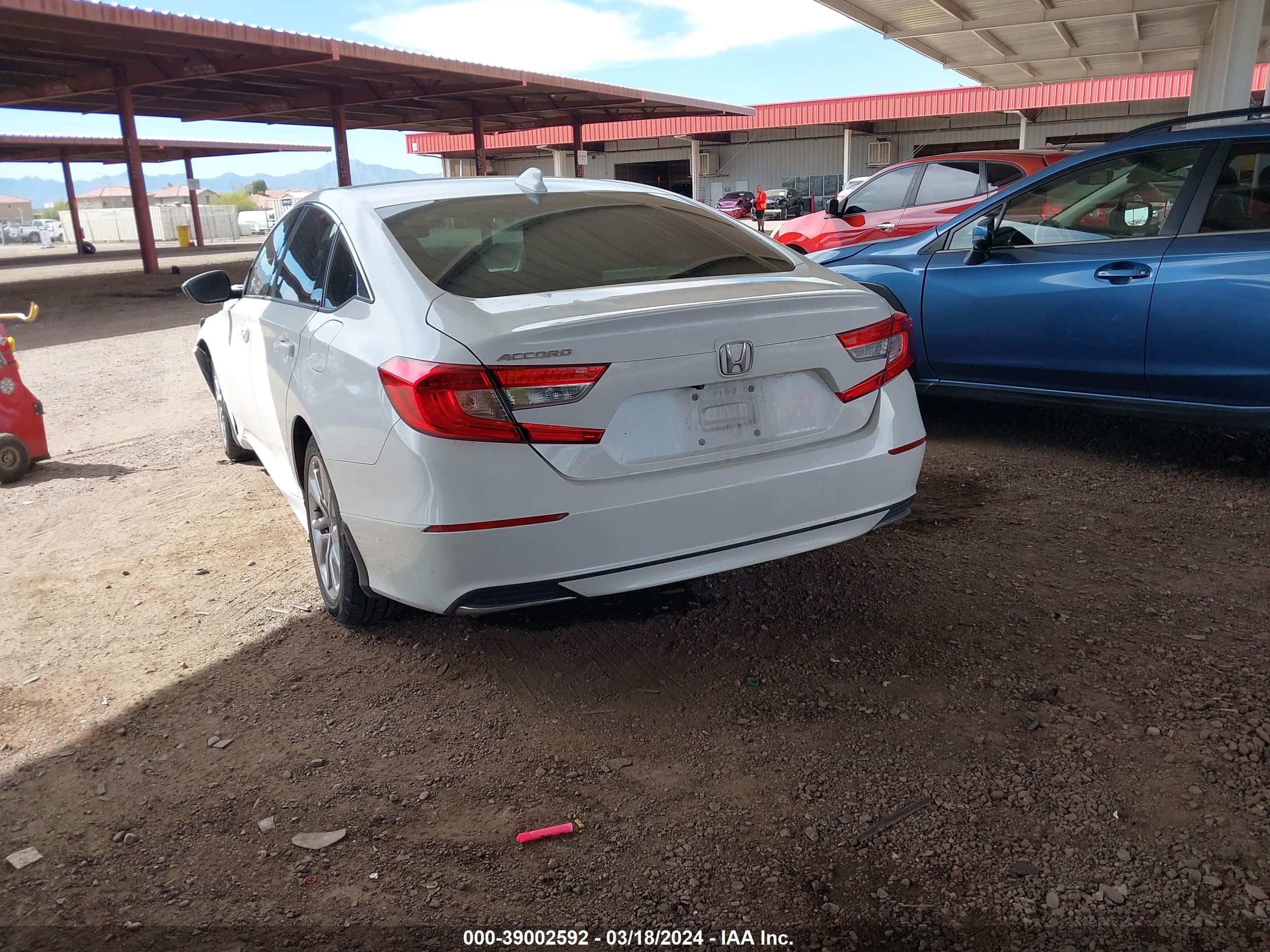 Photo 2 VIN: 1HGCV1F18KA081946 - HONDA ACCORD 