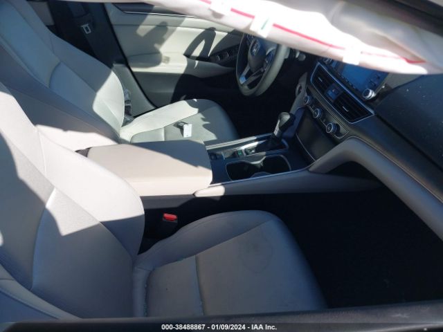 Photo 4 VIN: 1HGCV1F18LA074223 - HONDA ACCORD 