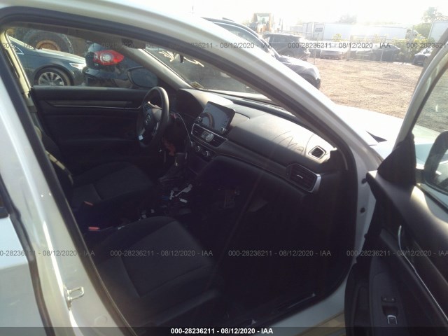 Photo 4 VIN: 1HGCV1F19JA019700 - HONDA ACCORD SEDAN 