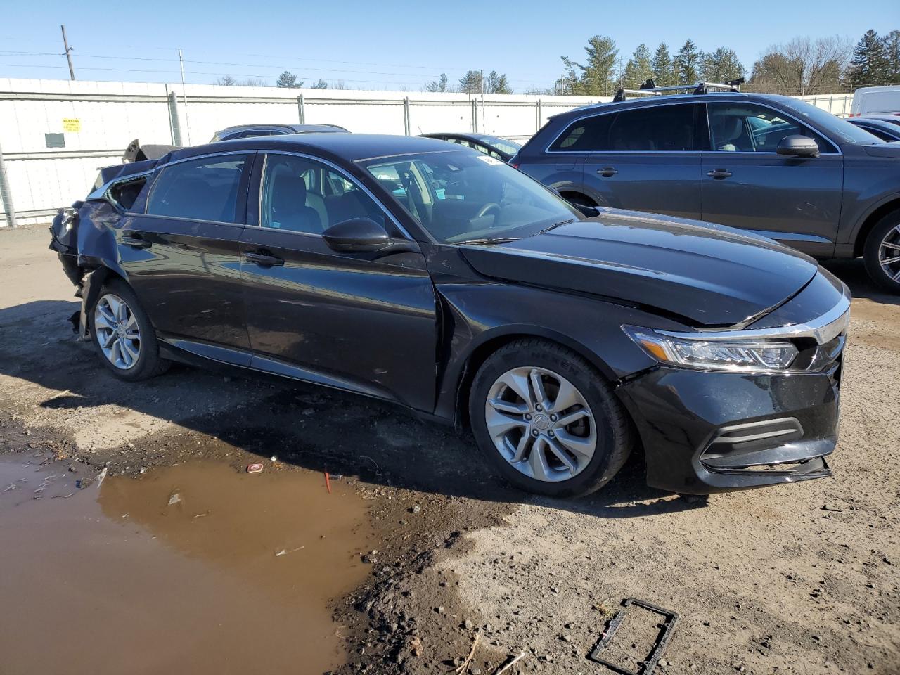 Photo 3 VIN: 1HGCV1F19JA141943 - HONDA ACCORD 