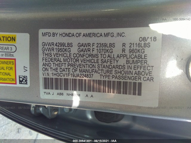 Photo 8 VIN: 1HGCV1F19JA224837 - HONDA ACCORD SEDAN 