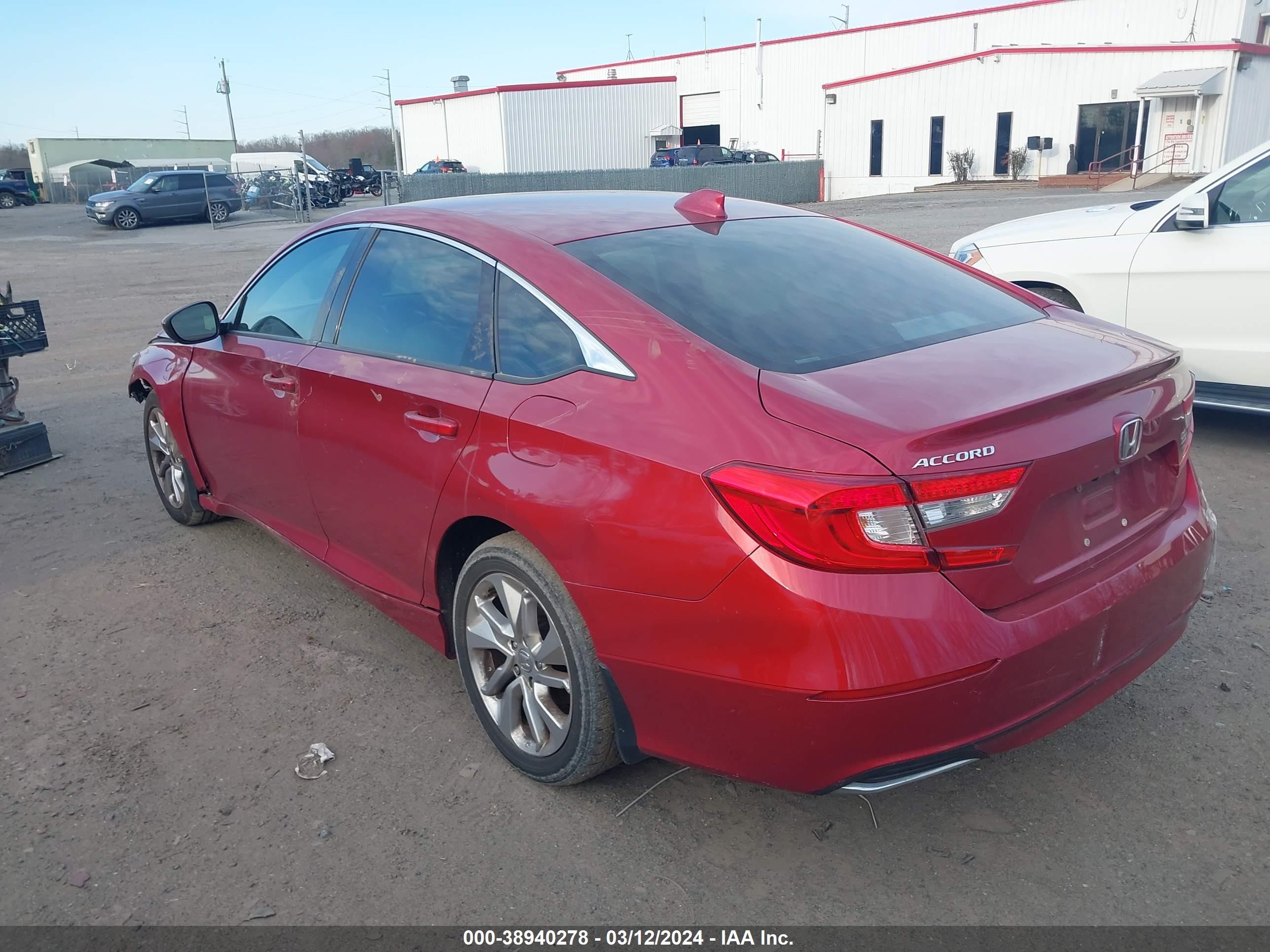 Photo 2 VIN: 1HGCV1F19JA229102 - HONDA ACCORD 