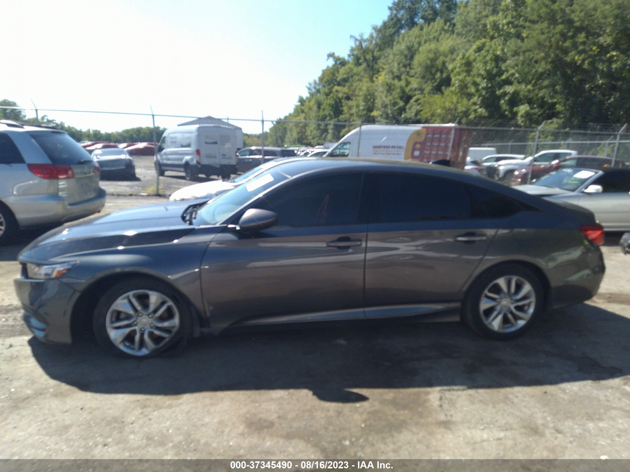 Photo 11 VIN: 1HGCV1F19KA027975 - HONDA ACCORD 