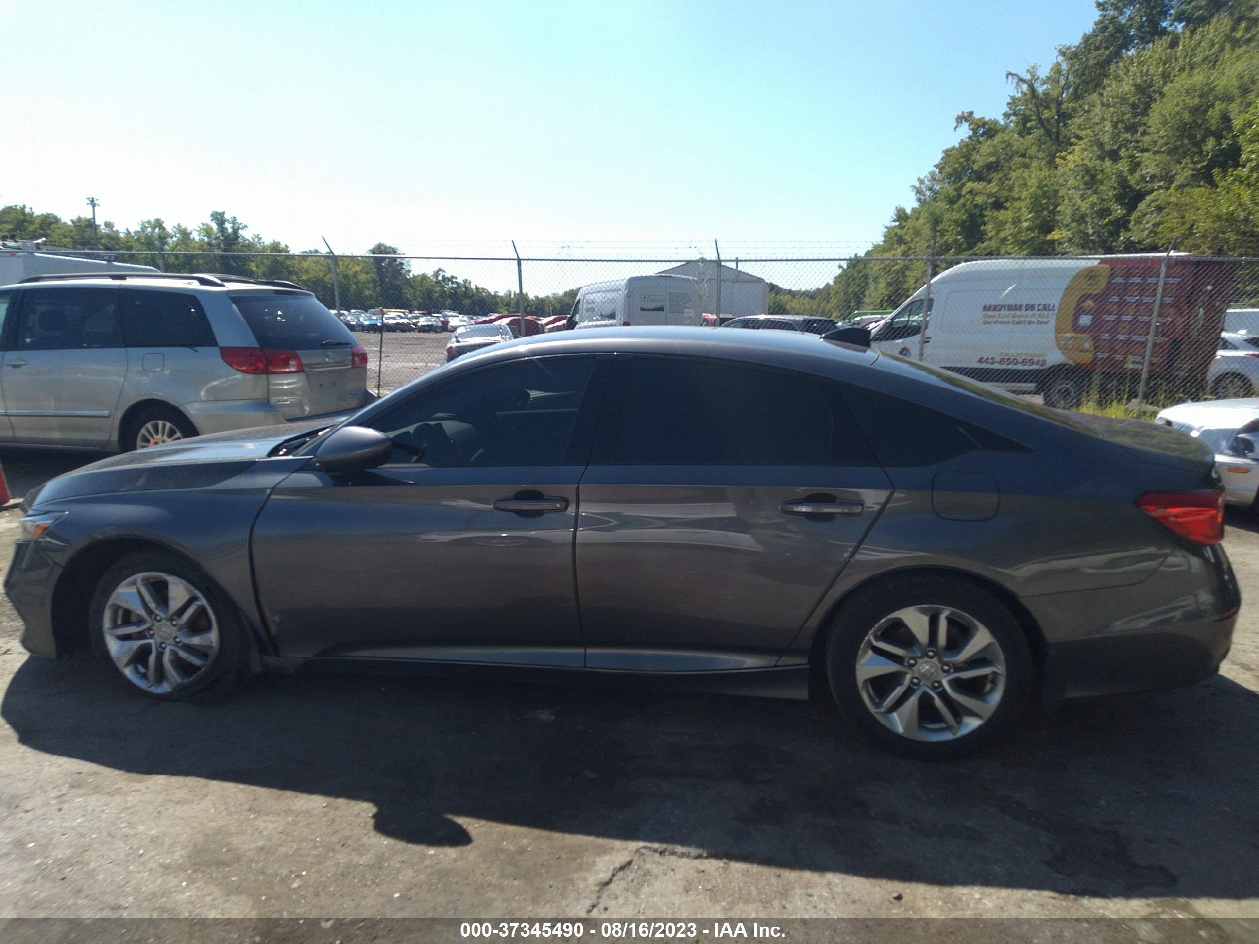 Photo 12 VIN: 1HGCV1F19KA027975 - HONDA ACCORD 