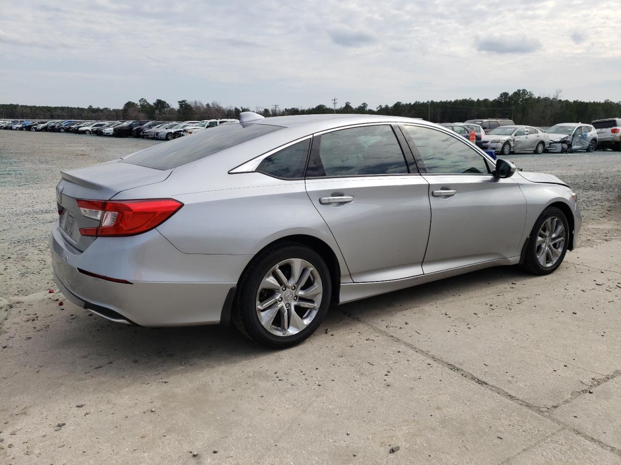 Photo 2 VIN: 1HGCV1F19LA089460 - HONDA ACCORD 