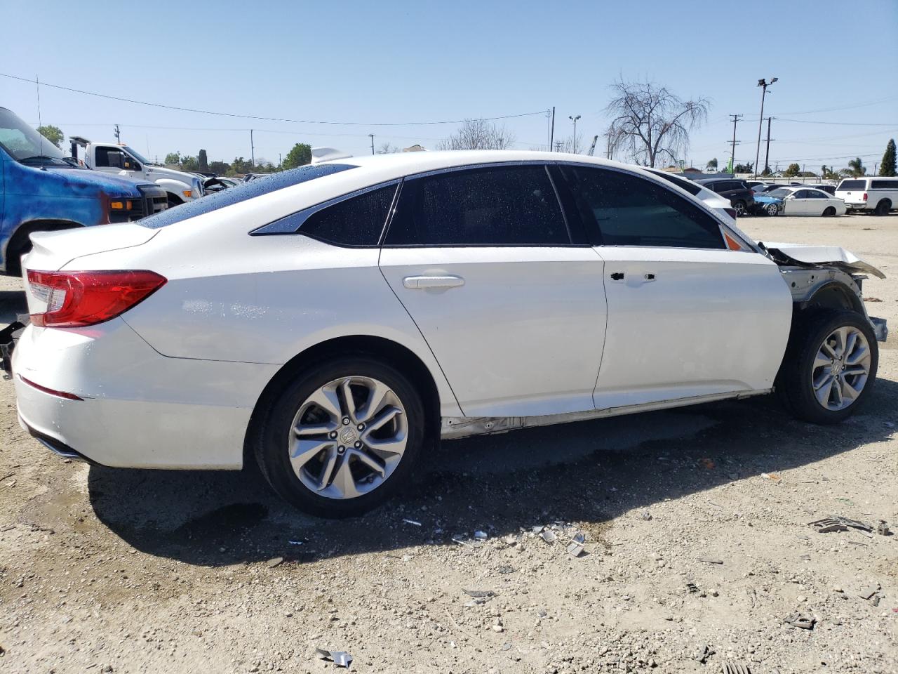 Photo 2 VIN: 1HGCV1F19LA117113 - HONDA ACCORD 