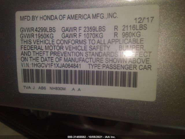 Photo 8 VIN: 1HGCV1F1XJA064841 - HONDA ACCORD SEDAN 