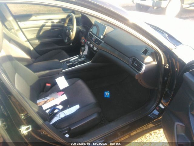 Photo 4 VIN: 1HGCV1F1XJA176426 - HONDA ACCORD 