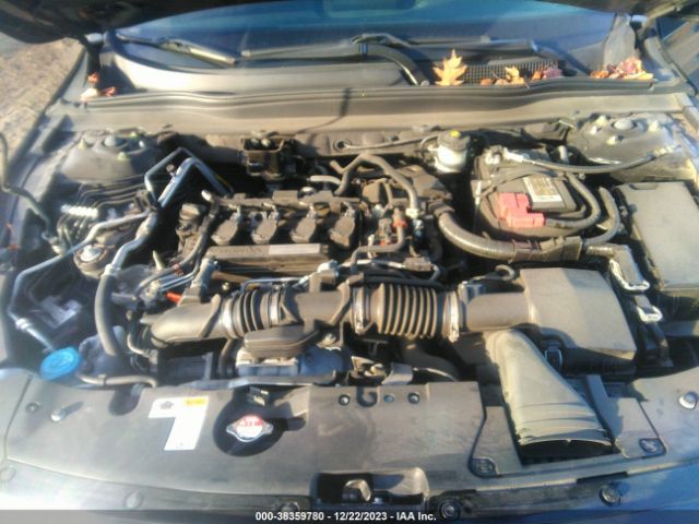 Photo 9 VIN: 1HGCV1F1XJA176426 - HONDA ACCORD 