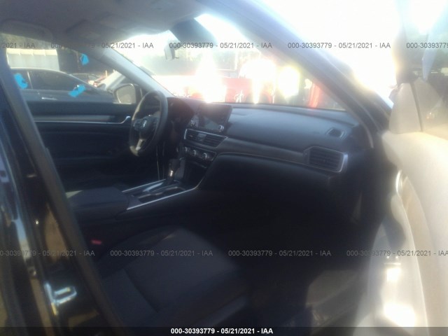 Photo 4 VIN: 1HGCV1F1XJA182579 - HONDA ACCORD SEDAN 