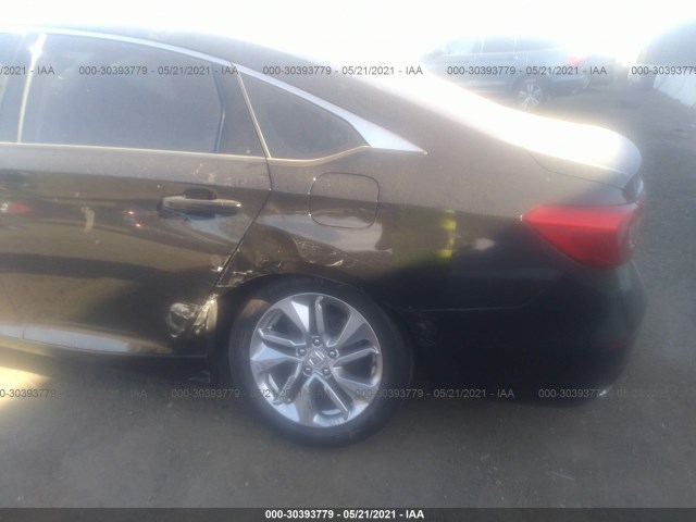 Photo 5 VIN: 1HGCV1F1XJA182579 - HONDA ACCORD SEDAN 