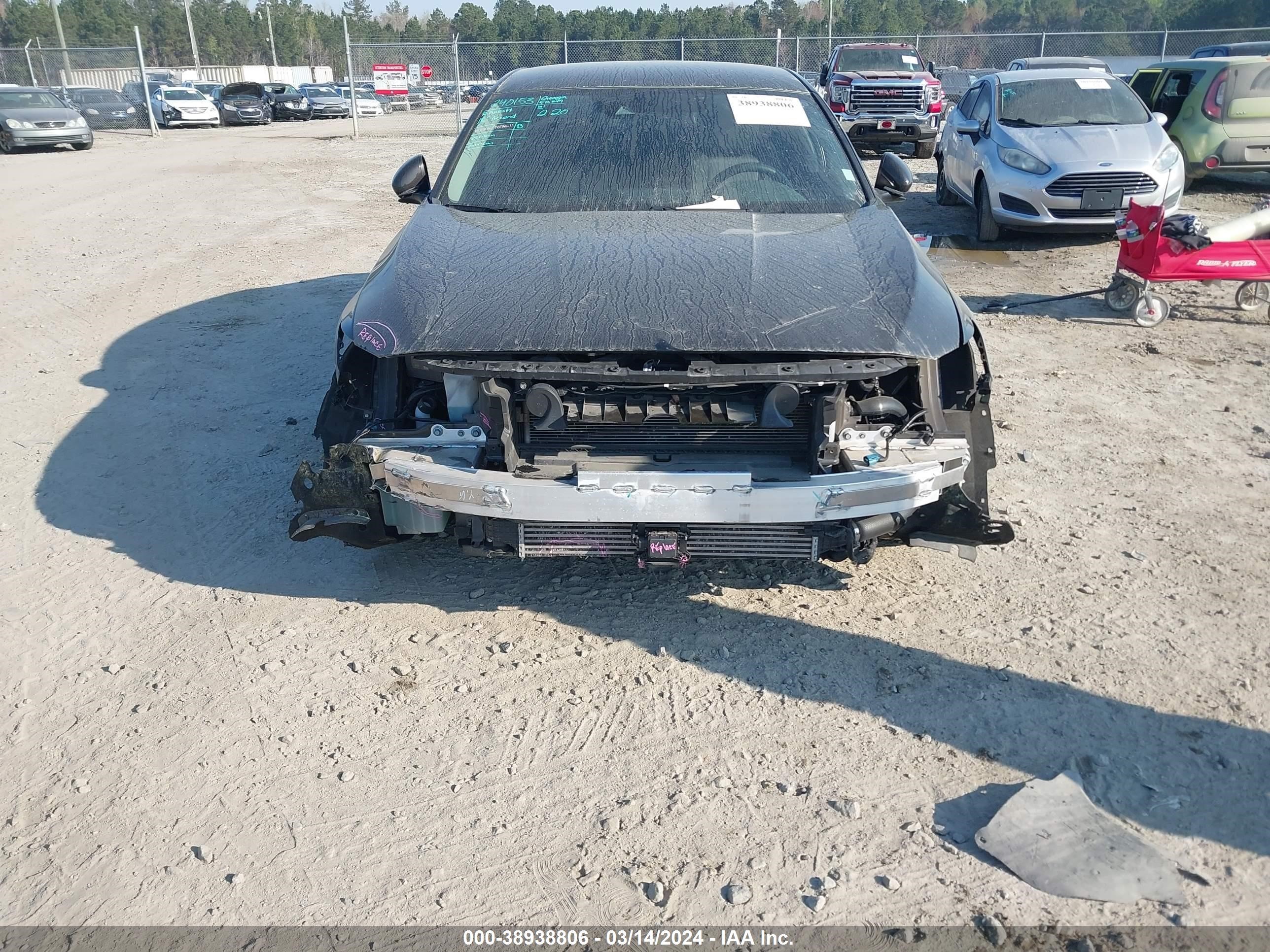 Photo 5 VIN: 1HGCV1F1XJA205990 - HONDA ACCORD 