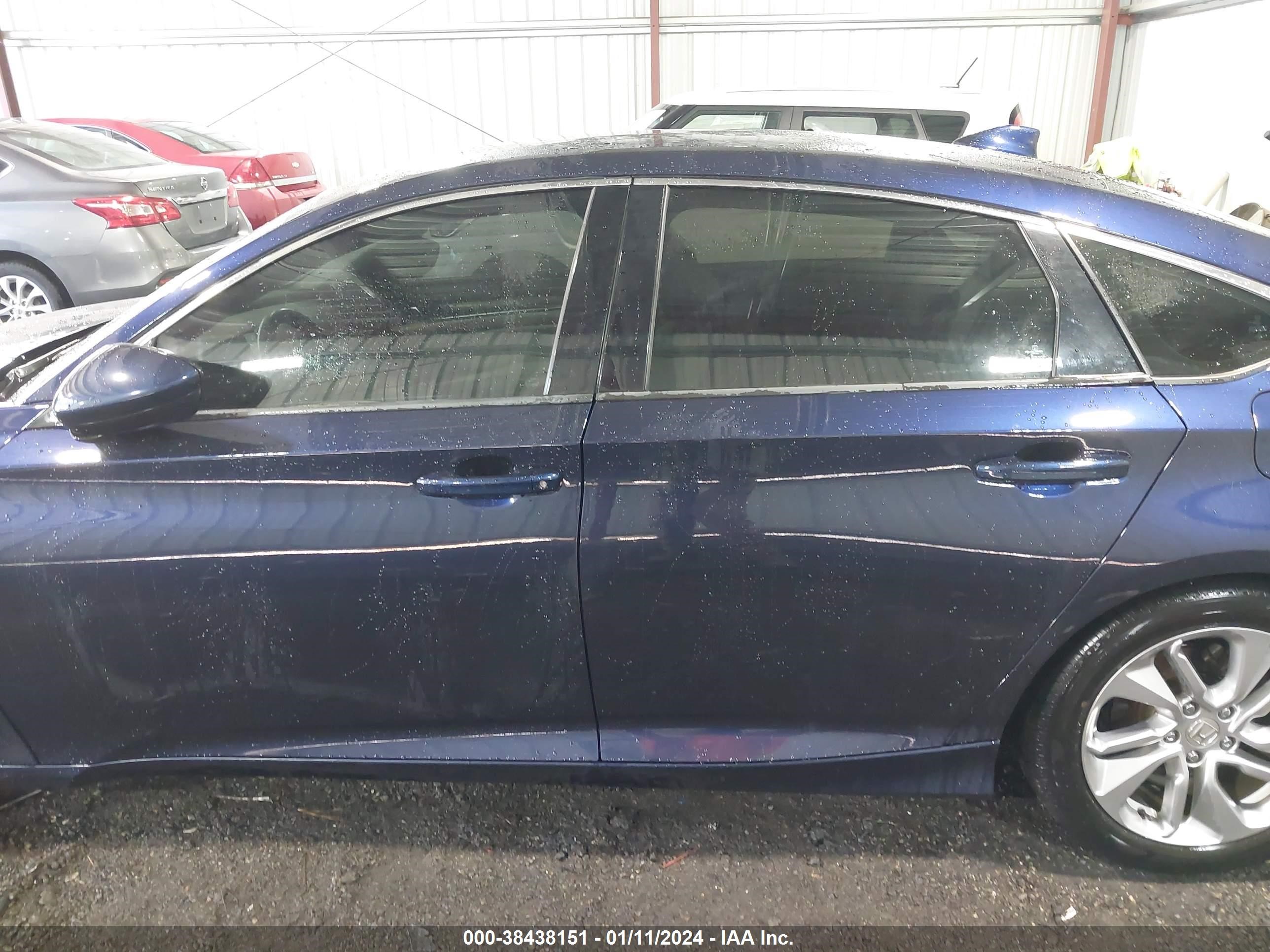 Photo 13 VIN: 1HGCV1F1XJA206153 - HONDA ACCORD 