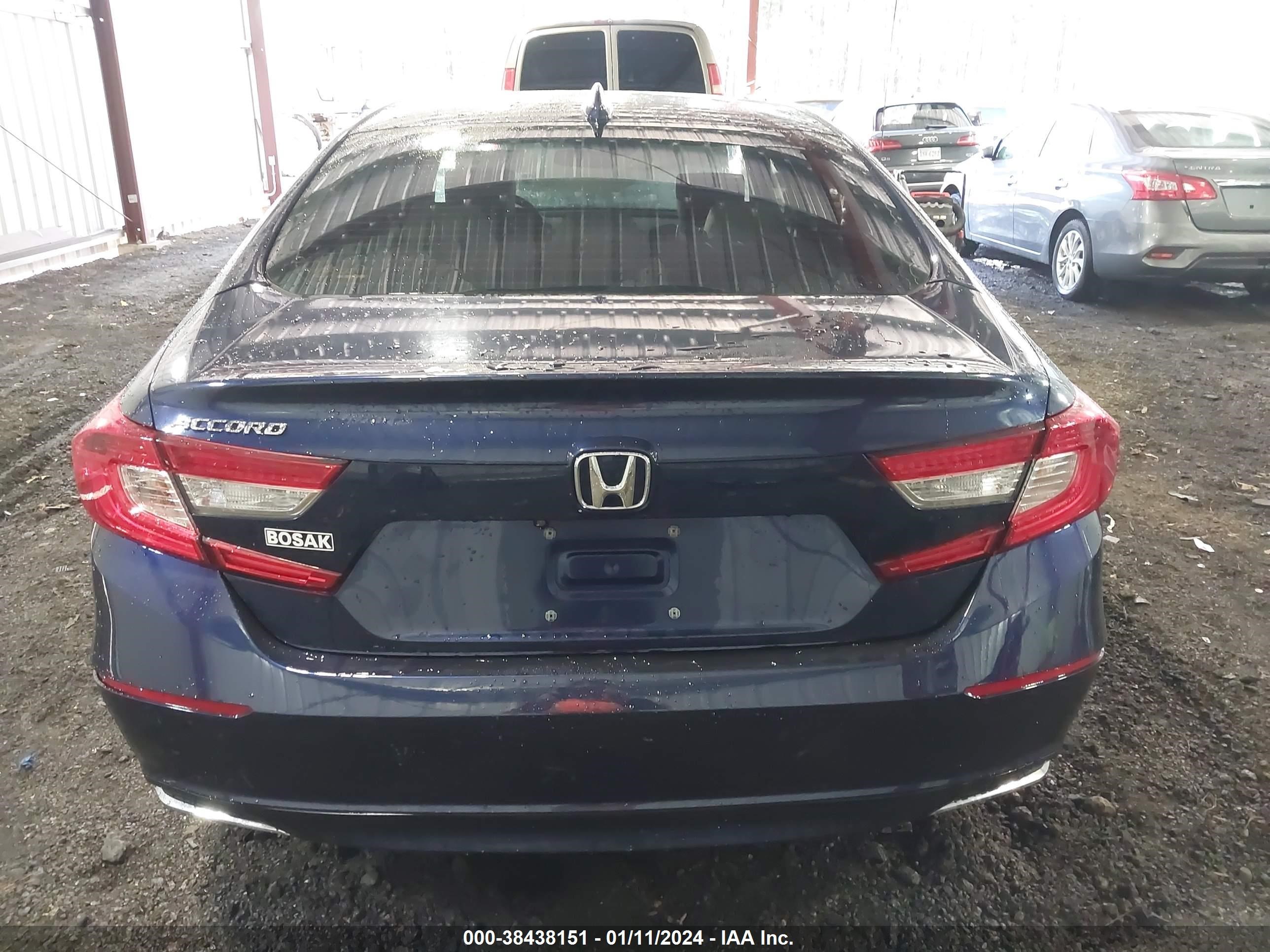 Photo 15 VIN: 1HGCV1F1XJA206153 - HONDA ACCORD 