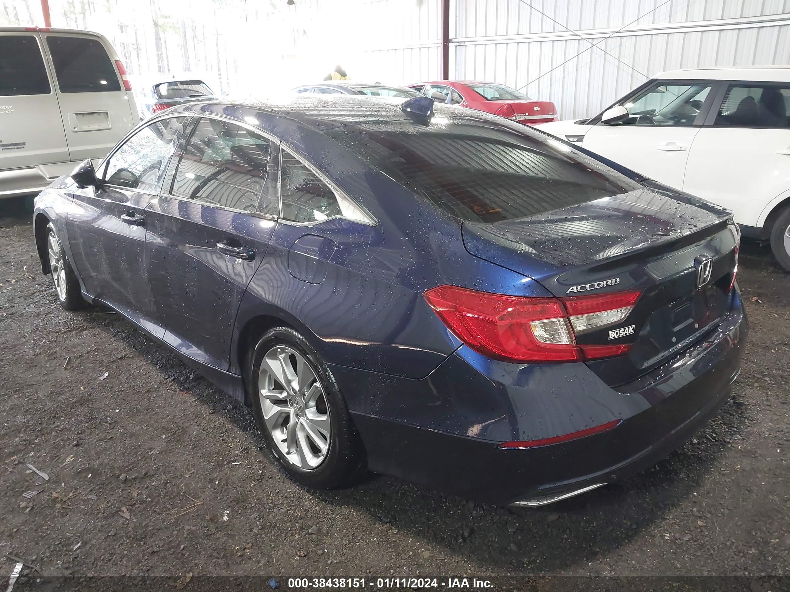 Photo 2 VIN: 1HGCV1F1XJA206153 - HONDA ACCORD 