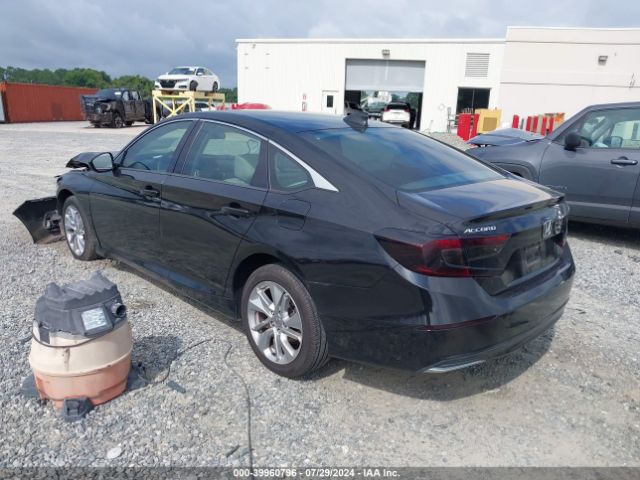 Photo 2 VIN: 1HGCV1F1XJA251500 - HONDA ACCORD 