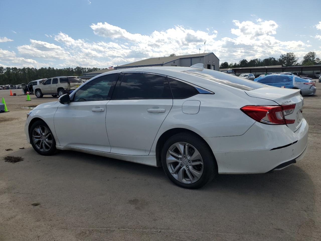 Photo 1 VIN: 1HGCV1F1XJA256180 - HONDA ACCORD 