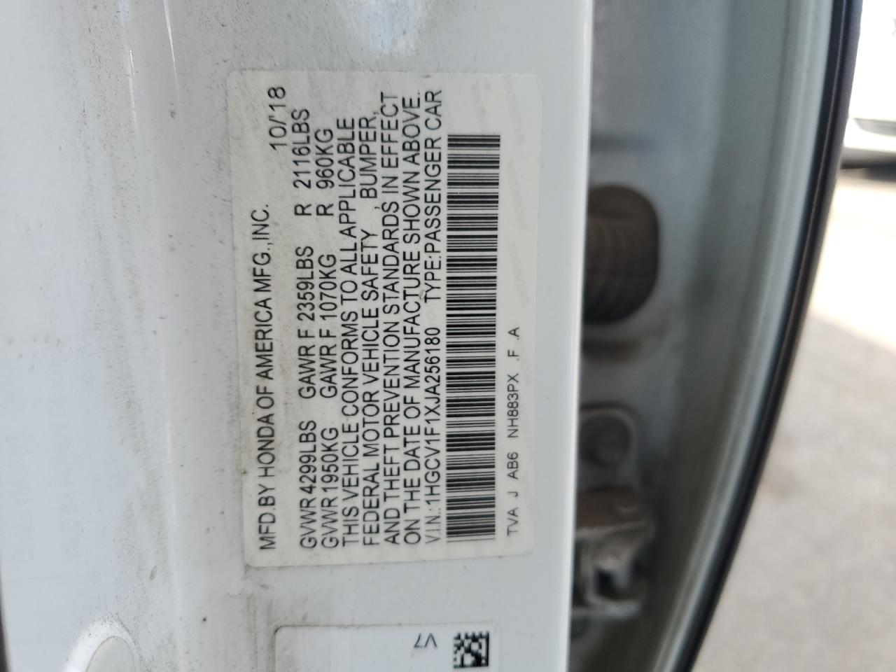 Photo 11 VIN: 1HGCV1F1XJA256180 - HONDA ACCORD 